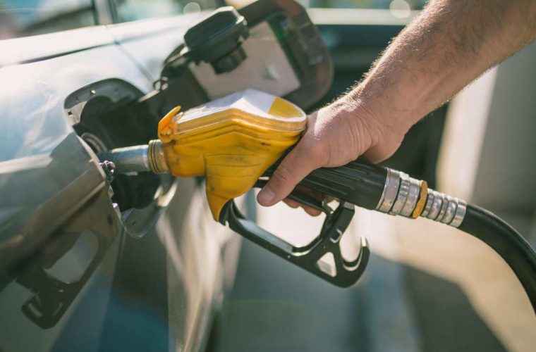 تکذیب کمبود و افزایش قیمت بنزین