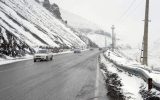 برف و باران در محورهای ۱۷ استان/ جاده چالوس و آزادراه تهران – شمال تا سه‌شنبه مسدود شد